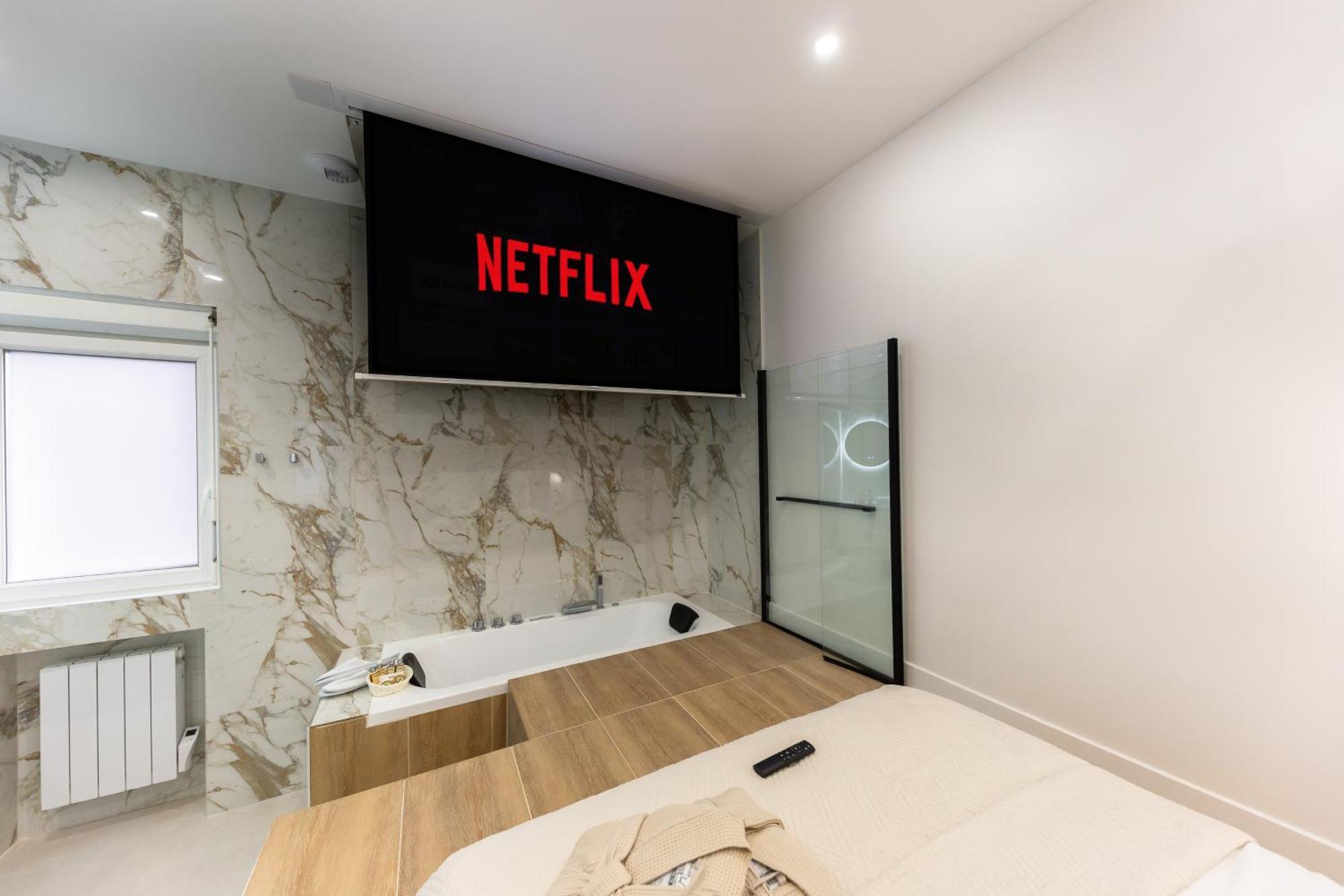 Netflix & Bubbles Clichy